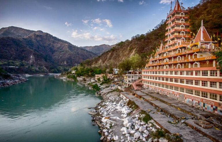 Rishikesh Haridwar Tour Package 870x555 1 768x490